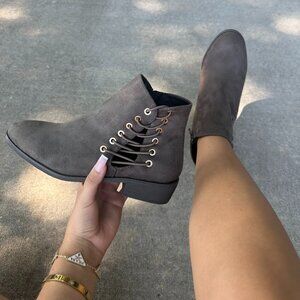 NEW LILIANA ANKLE BOOTS with a small heel